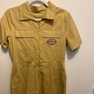 Clothes and shoes to go !